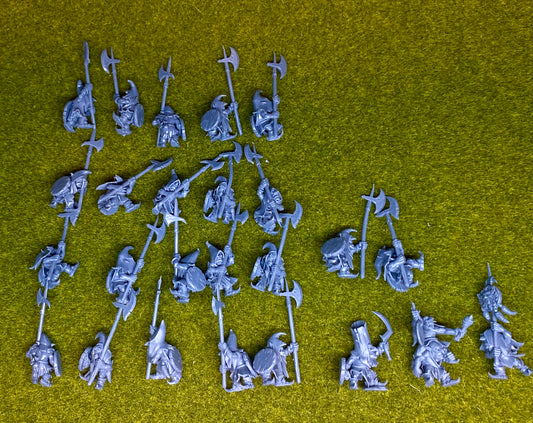 SALE: Highlands Miniatures Swamp Goblins With Pikes 28mm